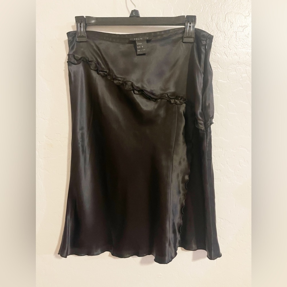View 100% Silk Skirt Size 6